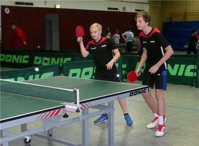 Julius Wein und Iolo Aarhuus erkämpftem im ersten Doppel der Partie einen Punkt für die Oberwinterer Jugend. Foto: privat