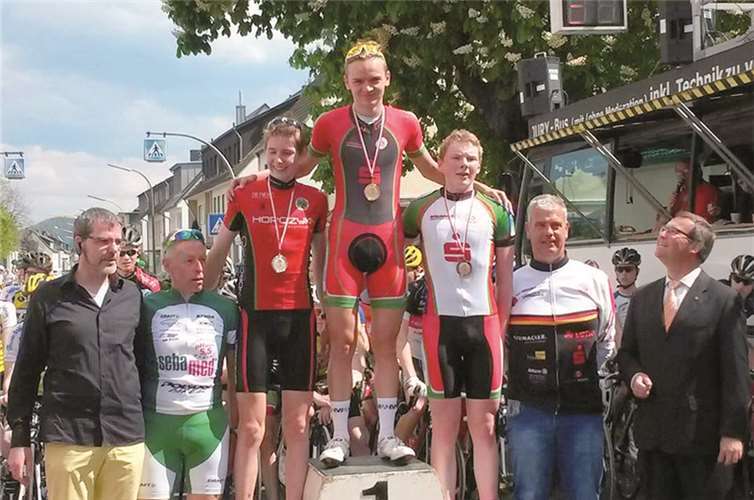 Julius und Aaron bei der Bezirksmeister-Ehrung in Ahrweiler. Lukas Geisbüsch, RSC Mayen