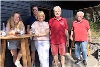Riedener Möhnen feiern Grilltag bei herrlichen Temperaturen und Musik