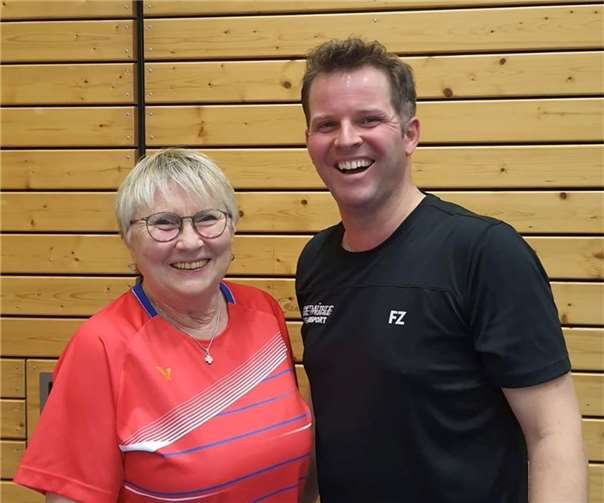 Junge, alte Bekannte treffen, hier Brigitte Prax und Andre Schmidt aus Betzdorf kennen sich seit über 30 Jahren.