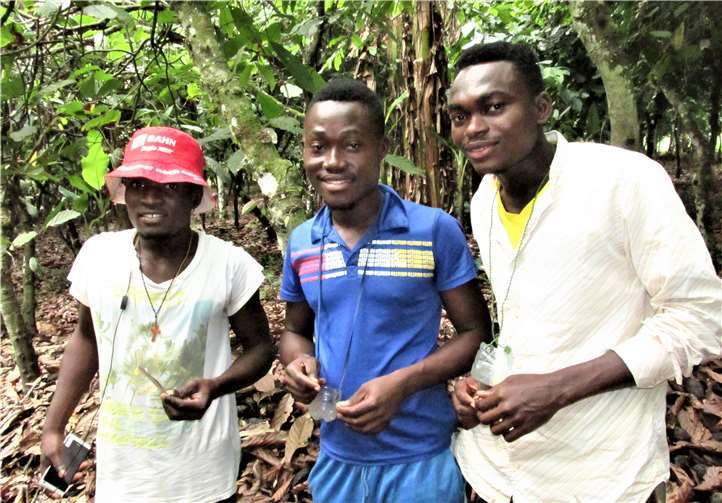 Junge begabte Ghanaer warten auf Unterstützung auf ihrem Weg in die Zukunft.privat