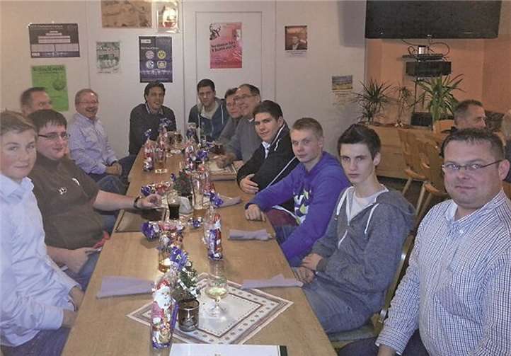 Junge und ältere Christdemokraten trafen sich in Saffig zur gemeinsamen Weihnachtsfeier. privat