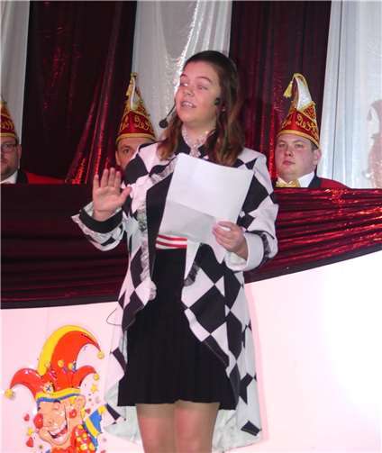 Jungkarnevalistin Tina Schmitt nahm mit spitzer Zunge die (un-)geliebten Mitbürger närrisch aufs Korn. Fotos: TE