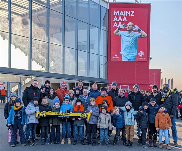 Junglöwen am Mainzer Bundesligastadion.  Foto: privat