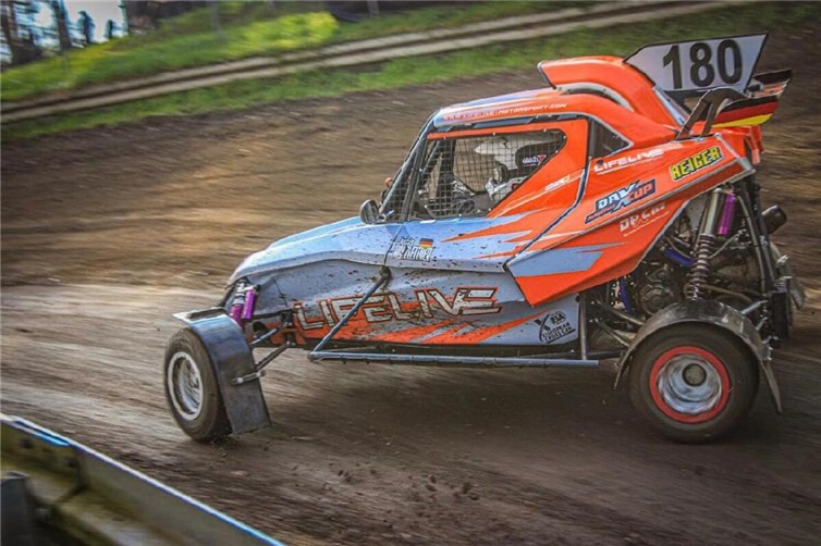 Junis Holzleitner beim Saisonauftakt der deutschen Autocross Meisterschaft.