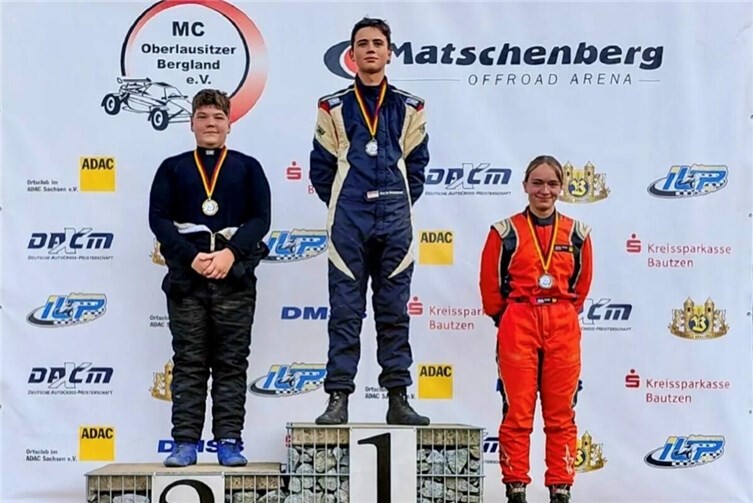 Junis Holzleitner ganz oben auf dem Podest beim DM-Finale in Matschenberg. Foto: Holzleitner