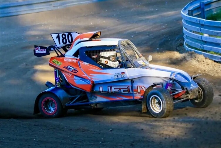 Junis Holzleitner mit spektakulären Drift auf dem Weg zum starken zweiten Platz in der Offroad Arena Matschenberg