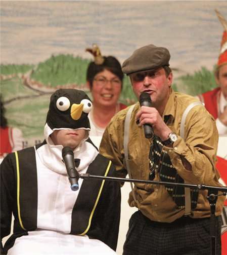 Juppe Harald und sein Pinguin Fridolin brachten den Saal zum toben.