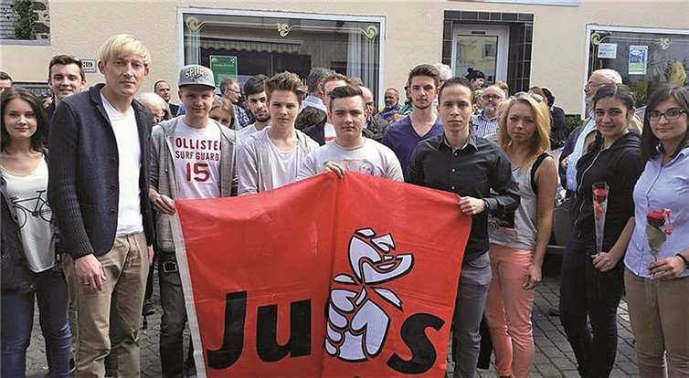 Jusos Mayen-Koblenz bei der Mahnwache in Bassenheim.privat