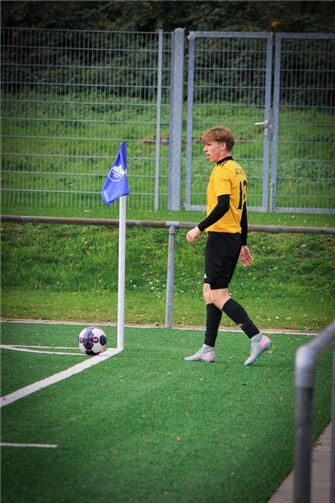 Justin Schällhammer und der SC Sinzig spielten 2:2 in Eich.  Foto: Pascal Horey