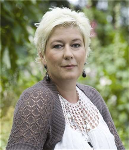 Jutta Schützdeller ist vielen als Autorin des Buches „Darjeeling bei Zeus“ ein Begriff.