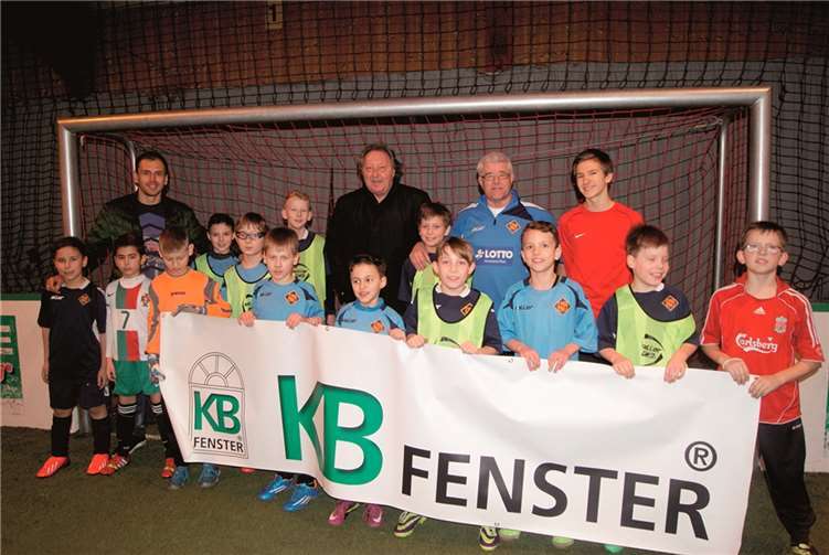 KB Fenster unterstützt weiterhin die Nachwuchsarbeit beim TuS Koblenz.privat