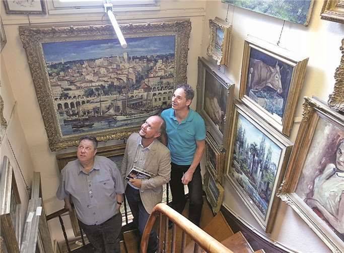 KBV-Erfolgsautor Ralf Kramp (Mitte) nahm mit Rudolf Mattar und Herbert Budweg eine Besichtigung des anstehenden Tatortes vor. TE