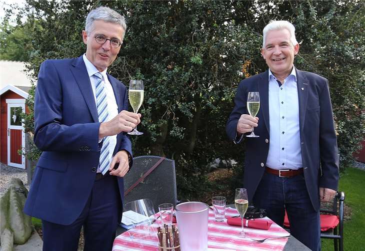 KSK-Vorsstandsvorsitzender Karl-Josef Esch (li.) und Peter Krupp (Krupp Medienzentrum) freuten sich auf den Wettbewerb.