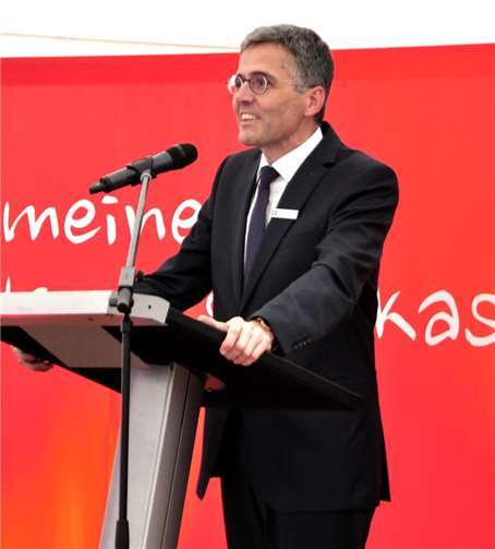 KSK-Vorstandsvorsitzender Karl Josef Esch begrüßte das Auditorium voller Stolz.