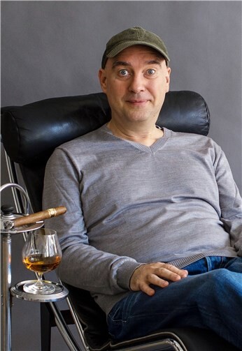 Kabarettist HG Butzko durfte bei der abgesagten diesjährigen Westerwälder Kabarettnacht in Oberelbert nicht spielen und hofft nun darauf das heimische Publikum beim Nachholtermin im März 2022 kennen zu lernen. Foto: Veranstalter