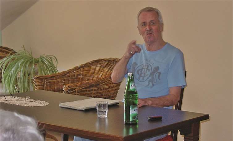 Kabarettist Michael Finn erheiterte die Senioren der Villa Romantica mit lustigen Alltagsgeschichten.