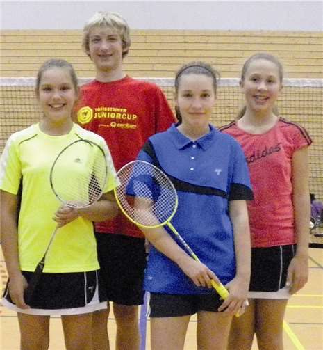 Kader der ersten Jugendmannschaft der DJK Plaidt. V.l.: Annica Rohbeck, Vincent Wansorra, Sabrina Wolff und Paula Denkel, es fehlen Marcel Becker, Clara Tölle und Manuel Göbel privat