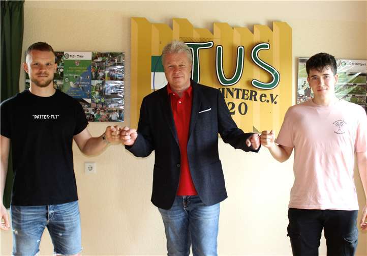 Kaderplaner Rainer Mueller (Mitte) mit den Neuzugängen Laurenz Wassinger (l.) und Jakob Jäger (r.).Foto: privat