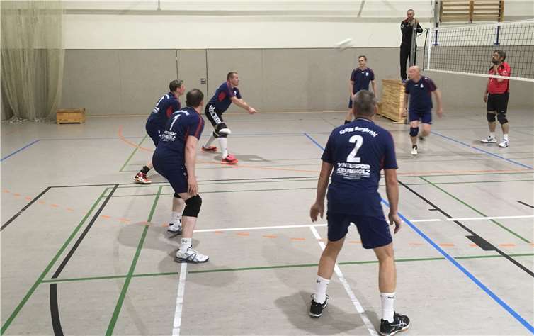 Kämpfen um den Meistertitel: Die Burgbrohler Volleyball-Senioren. privat