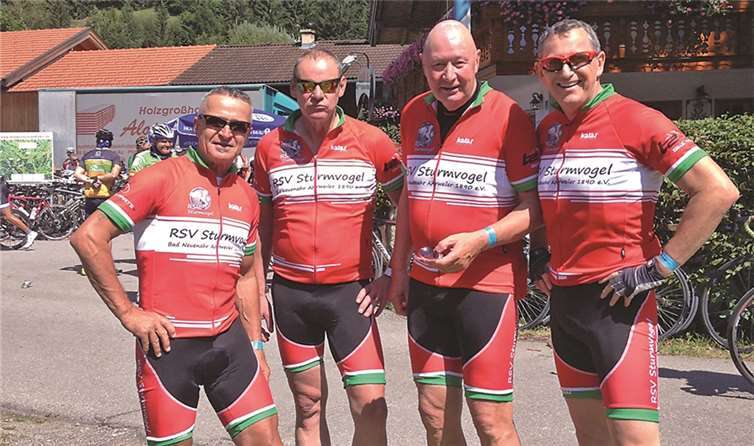 Kaiserwetter und einheitliche Trikots - besser ging es nicht. privat