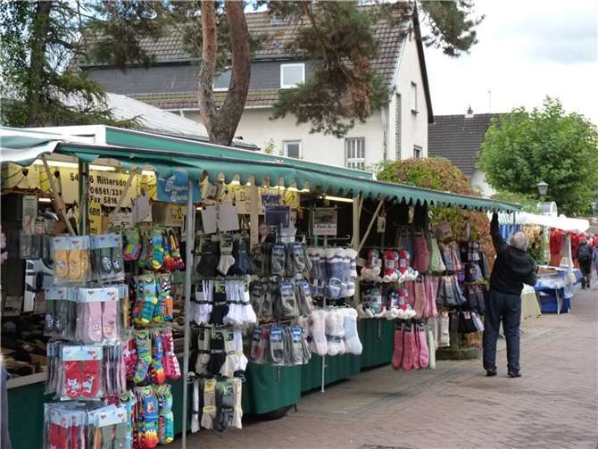 Kalter Winter, warme Füße: Socken bildeten das Kernangebot dieses Markthändlers.