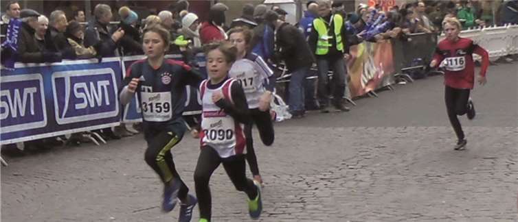 Kampf um die Plätze im 1000m-Lauf: Lennart Mohr (3090), Moritz Konsek (3159), Jan Niedenführ (3017), Hanno Wortmann (3116) späterer Dritte. Privat