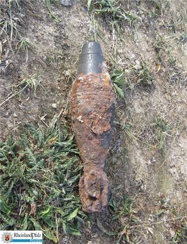 Kampfmittelfund im Rhein. Polizeipräsidium Einsatz, Logistik und Technik