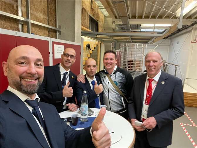 Kampfrichter aus Aachen, Bielefeld, Dortmund und Leipzig sowie Bernd Hellendahl (re.).Foto: privat