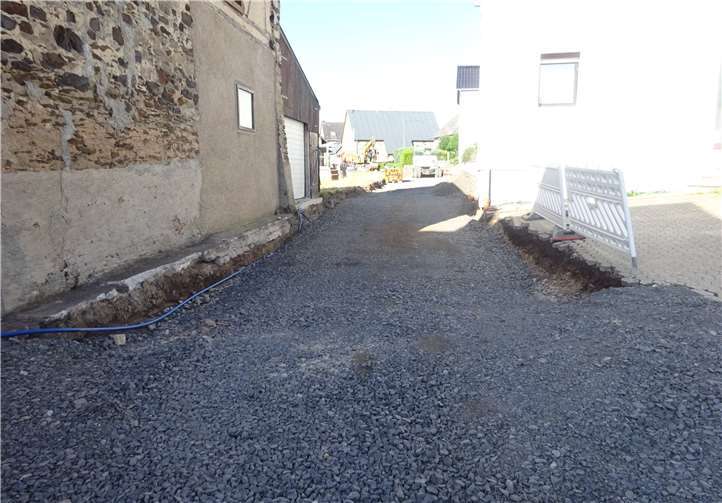 Kanal- und Straßenbau in Möntenich.