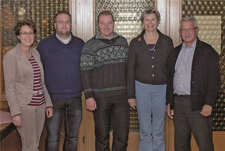 Kandidaten für die kommende Kommunalwahl (v.l): Brigitte Donie, (die sich der Mitgliedersammlung als Kreistagskandidatin vorgestellt hat), Stefan Butscheid (neues Mitglied und Kandidat als Sachkundiger Bürger Schulausschuss), Carsten Meyer (Kandidat persönlicher Vertreter), Martina Unger, (Ratskandidatin), Wolfgang Heller( Ortsvorsteher-Kandidat).privat