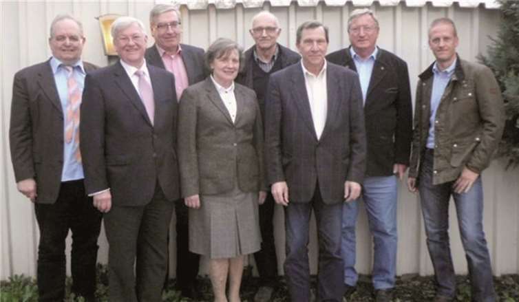 Kandidaten und Vorstand des FDP-Verbandsgemeindeverband Vallendar (v. l.): Paul Peter Baum, Gerhard Gareis, Manfred Boos, Karin Gareis, Gottfried Kappus, Thomas Finzler, Günter Seehaus, Carsten Renner. privat