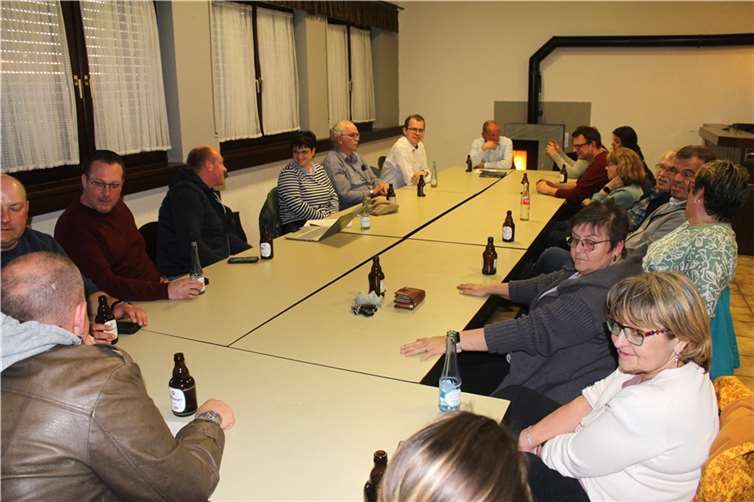 Kandidatinnen und Kandidaten der CDU Polch im Gespräch mit Kaaner Bürgerinnen und Bürgerinnen im Bürgerhaus Kaan.  Foto: privat