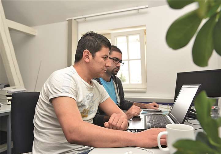 Kaniwar Alahmad und Talal Arja sind seit einigen Monaten in Deutschland, sprechen schon ein wenig Deutsch und perfekt Englisch.privat