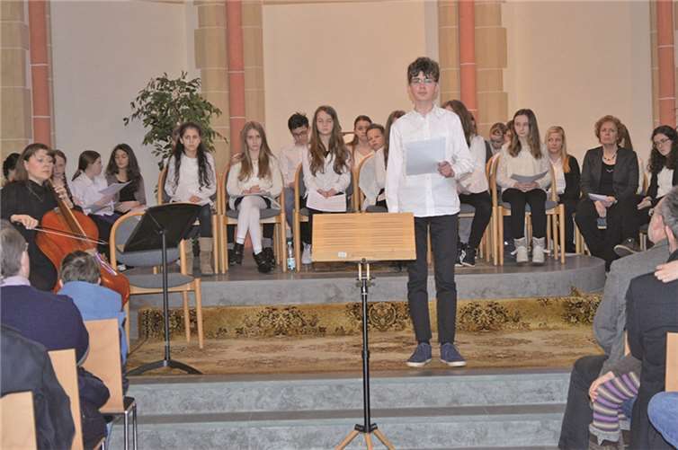 Kantate von Johann Sebastian Bach sang der 13-jährige Thorsten Fuchs souverän.