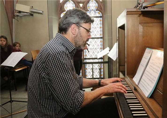 Kantor Bernhard Blitsch sorgte an der Orgel für den besinnlichen Teil des Festes.