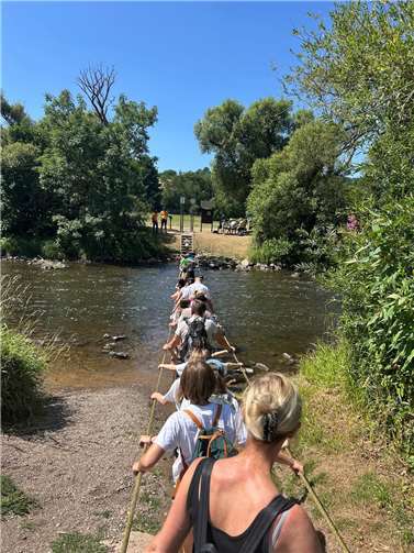 Kanutour, Hüpfburgen, Zoo: Volles Programm begeistert junge Teilnehmer.