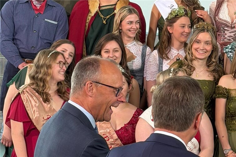Kanzler Merz plauderte mit den Majestäten aus Koblenz und der Region.