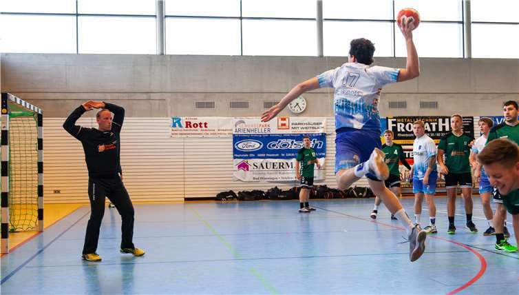 Kapitän Christoph Fritzen führte die HSG mit sieben Toren zum Sieg im letzten Saisonspiel. Foto: Dietmar Walter