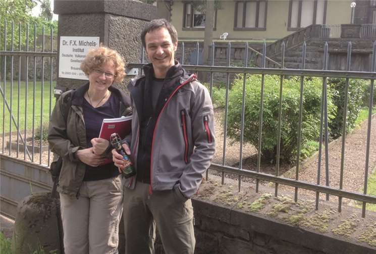 Kapitän Daniel Hauser besuchte mit einer Kollegin das Dr. F.x. Michels-Institut der Deutschen Vulkanologischen Gesellschaft. DVG