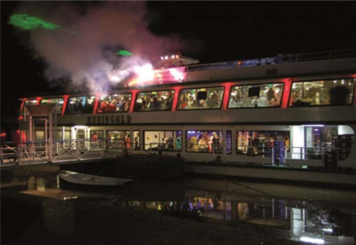 Kapitän Fischjupp“ und seine Crew veranstalteten wieder das „Mosel-Narrenschiff“, welches von der röhrig-forum Kulturbühne unterstützt wurde. privat