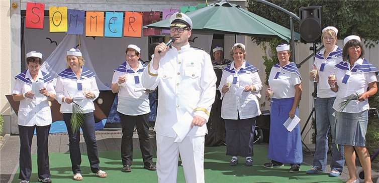 Kapitän Peter Kühnl-Münzer und seine Crew nahmen Bewohner und Gäste der Ahrtal-Residenz in Bad Neuenahr mit auf eine Karibikreise.BÜN