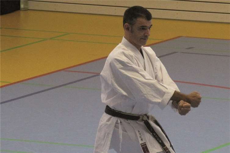 Karatetraining fördert die allgemeine Zufriedenheit und stärkt das Selbstbewusstsein.privat