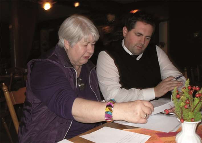 Karin Graf aus Winningen und Ingo Dominik kümmern sich um die Winninger VdK-Mitglieder. privat