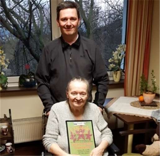 Karin Hartmann wurde für ein Vierteljahrhundert Mitgliedschaft ausgezeichnet.  privat