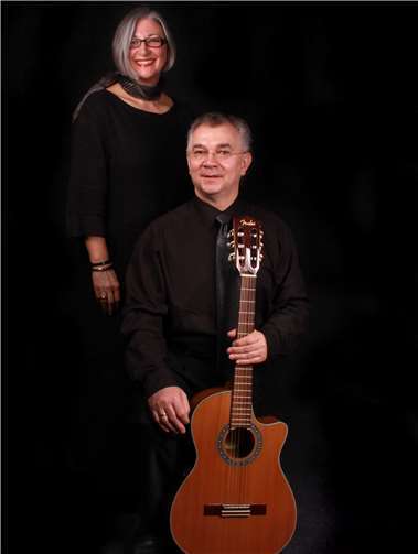 Karin Vogel (Gesang) und Eugen Stanik (Gitarre) geben ein wiederum ausverkauftes Zusatzkonzert.  privat
