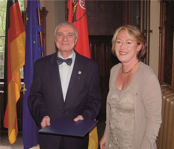 Karl-Friedrich Amendt wurde mit der Landesehrennadel ausgezeichnet.