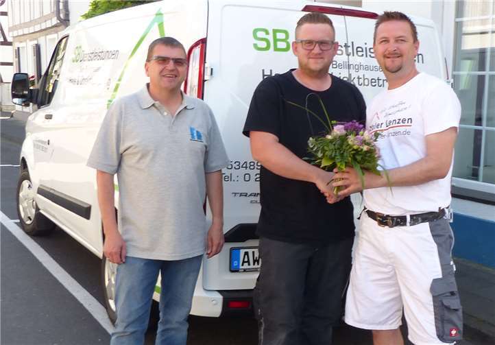 Karl Hanenberg (links) und Guido Lenzen heißen Sven Bellinghausen in Bad Bodendorf willkommen.Foto: privat