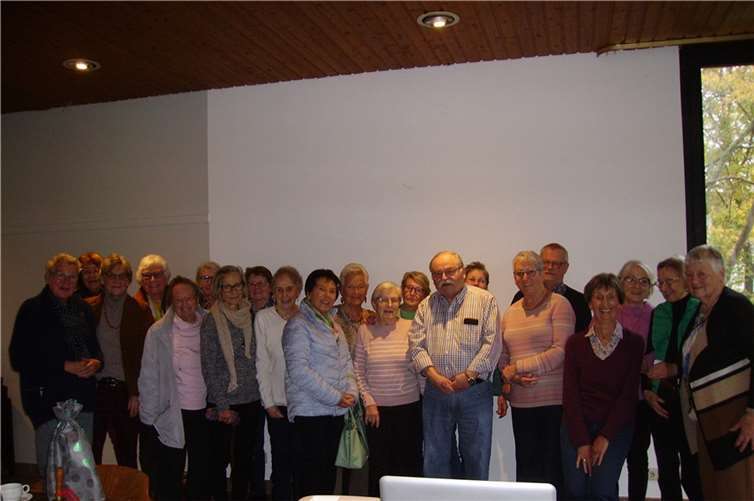 Karl Heinz Jost hielt einen Vortrag über die Betrugsmaschen Engels-Trick, falscher Polizist, Schockanruf und Taschendiebstahl sowie über die Gefahren, die jetzt in der Dunkelheit von diesen Banden ausgehen. Foto: privat