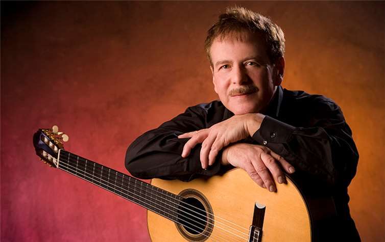 Karl-Heinz Nicolli schlägt eine Brücke von der E- zur U-Musik. privat